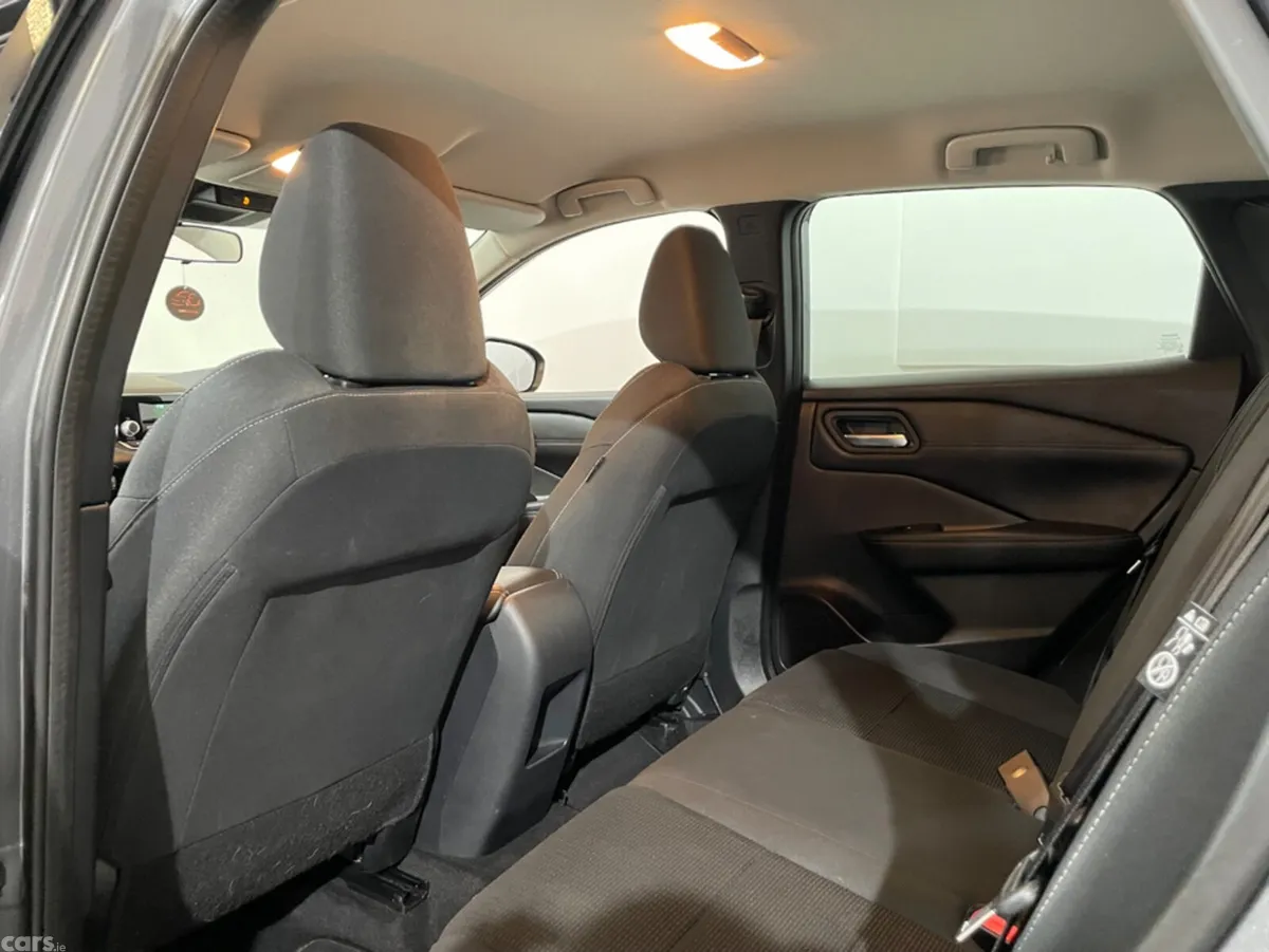 Nissan Qashqai MPV, Petrol, 2022, Grey