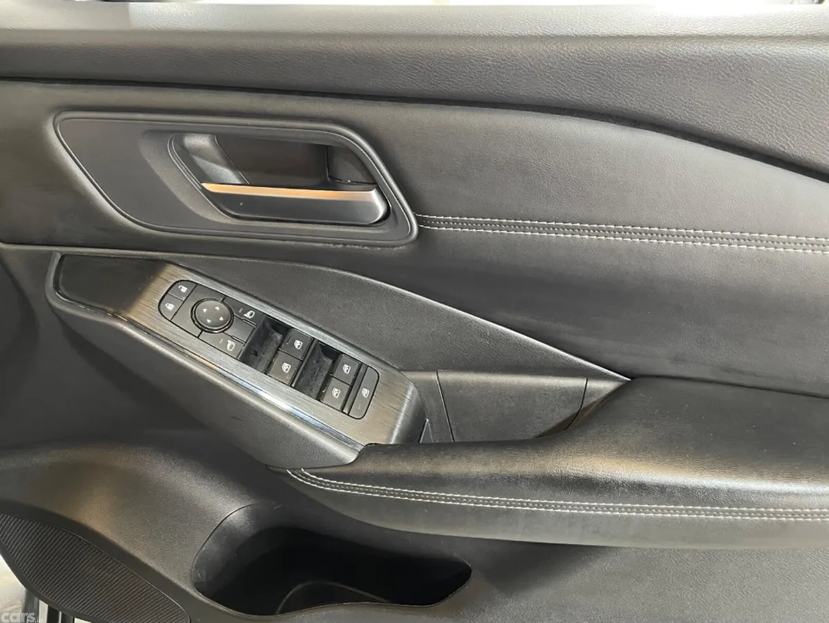 Nissan Qashqai MPV, Petrol, 2022, Grey
