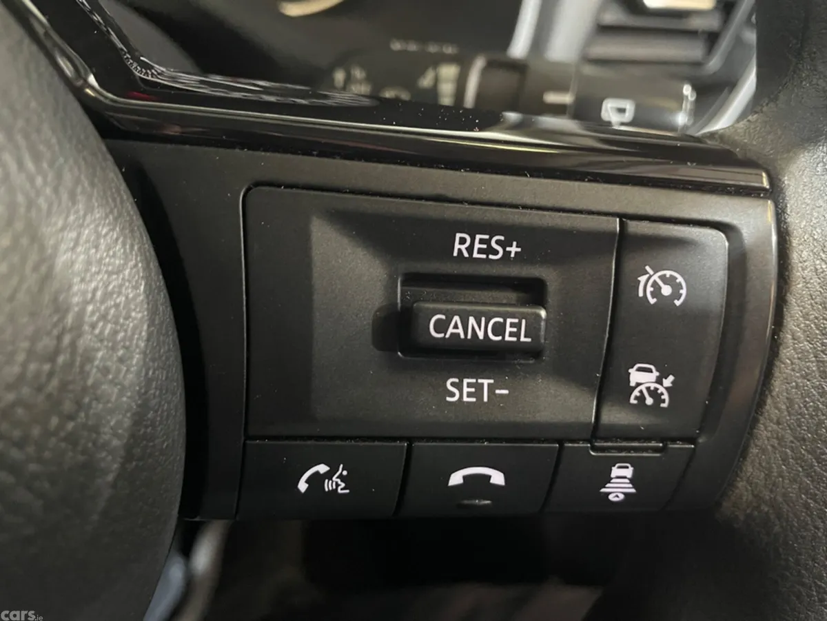 Nissan Qashqai MPV, Petrol, 2022, Grey