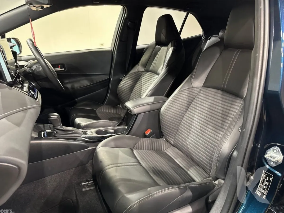 Toyota Corolla Hatchback, Petrol Hybrid, 2020, Blue