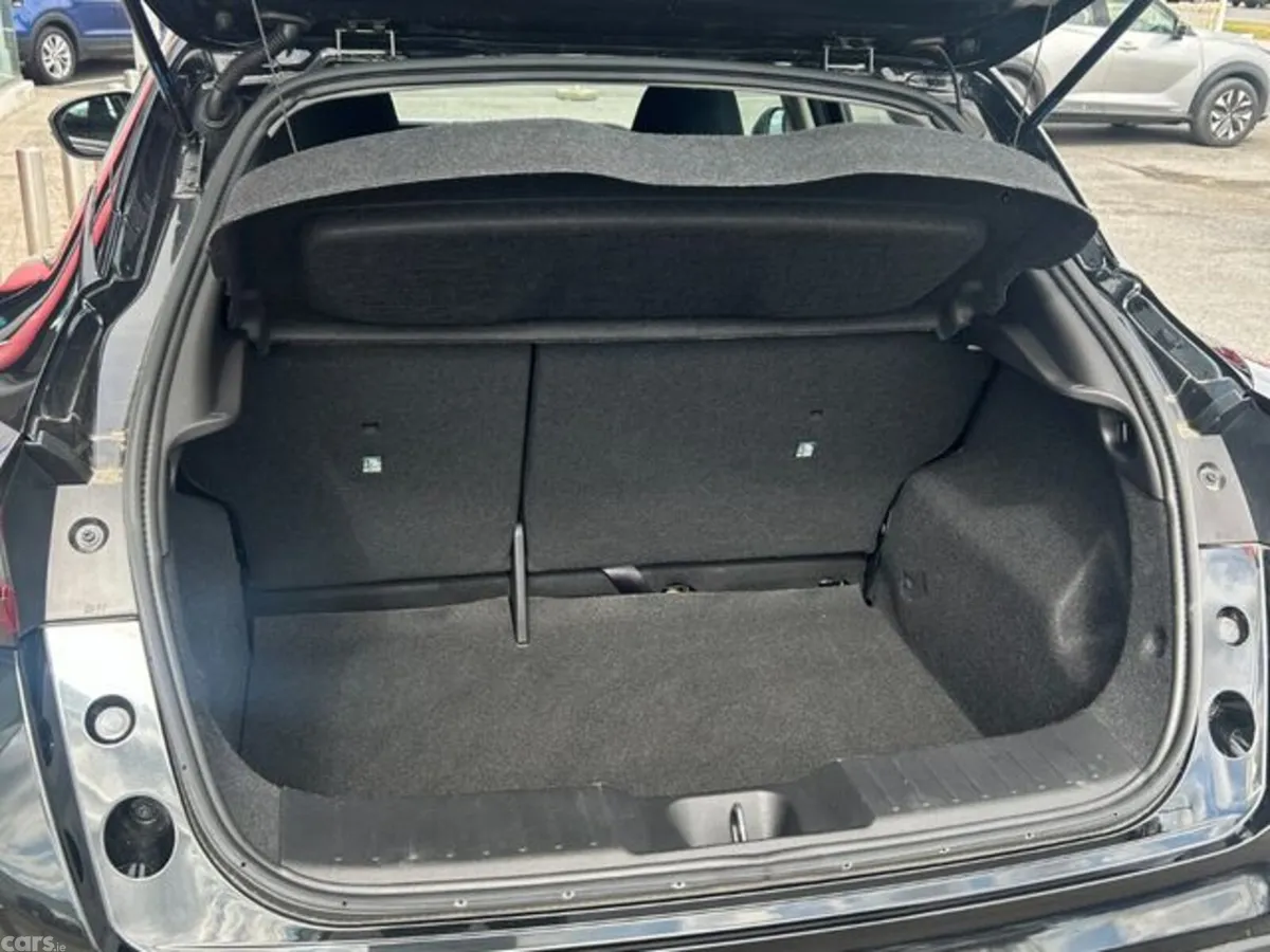 Nissan Juke MPV, Petrol, 2025, Black