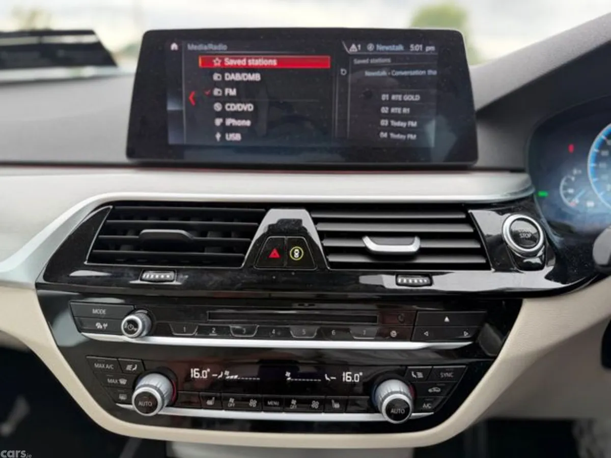 BMW 5-Series Saloon, Petrol Plug-in Hybrid, 2019, Blue