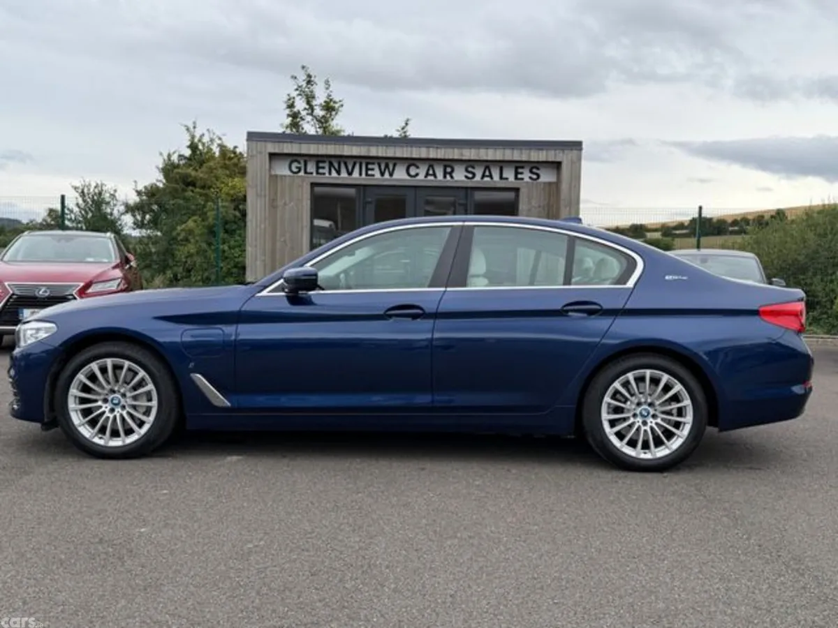 BMW 5-Series Saloon, Petrol Plug-in Hybrid, 2019, Blue