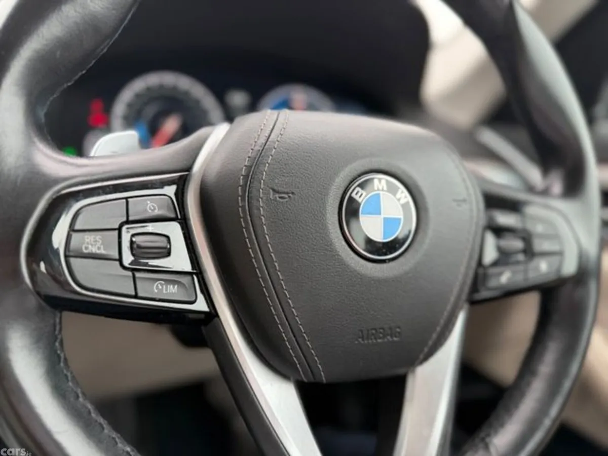 BMW 5-Series Saloon, Petrol Plug-in Hybrid, 2019, Blue