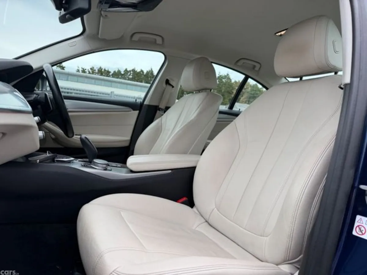 BMW 5-Series Saloon, Petrol Plug-in Hybrid, 2019, Blue