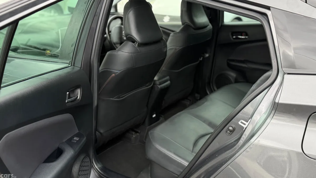 Toyota Prius Hatchback, Petrol Hybrid, 2021, Grey