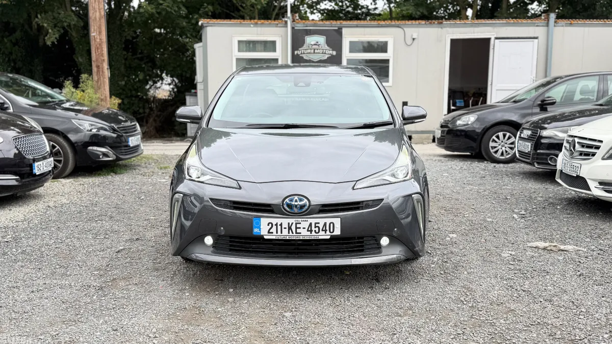 Toyota Prius Hatchback, Petrol Hybrid, 2021, Grey