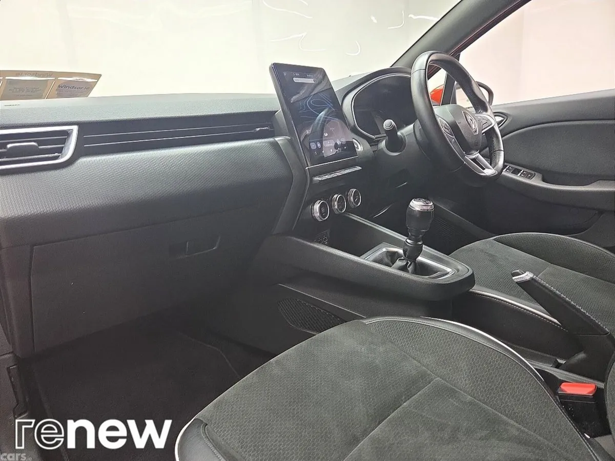 Renault Clio Hatchback, Petrol, 2021, Orange