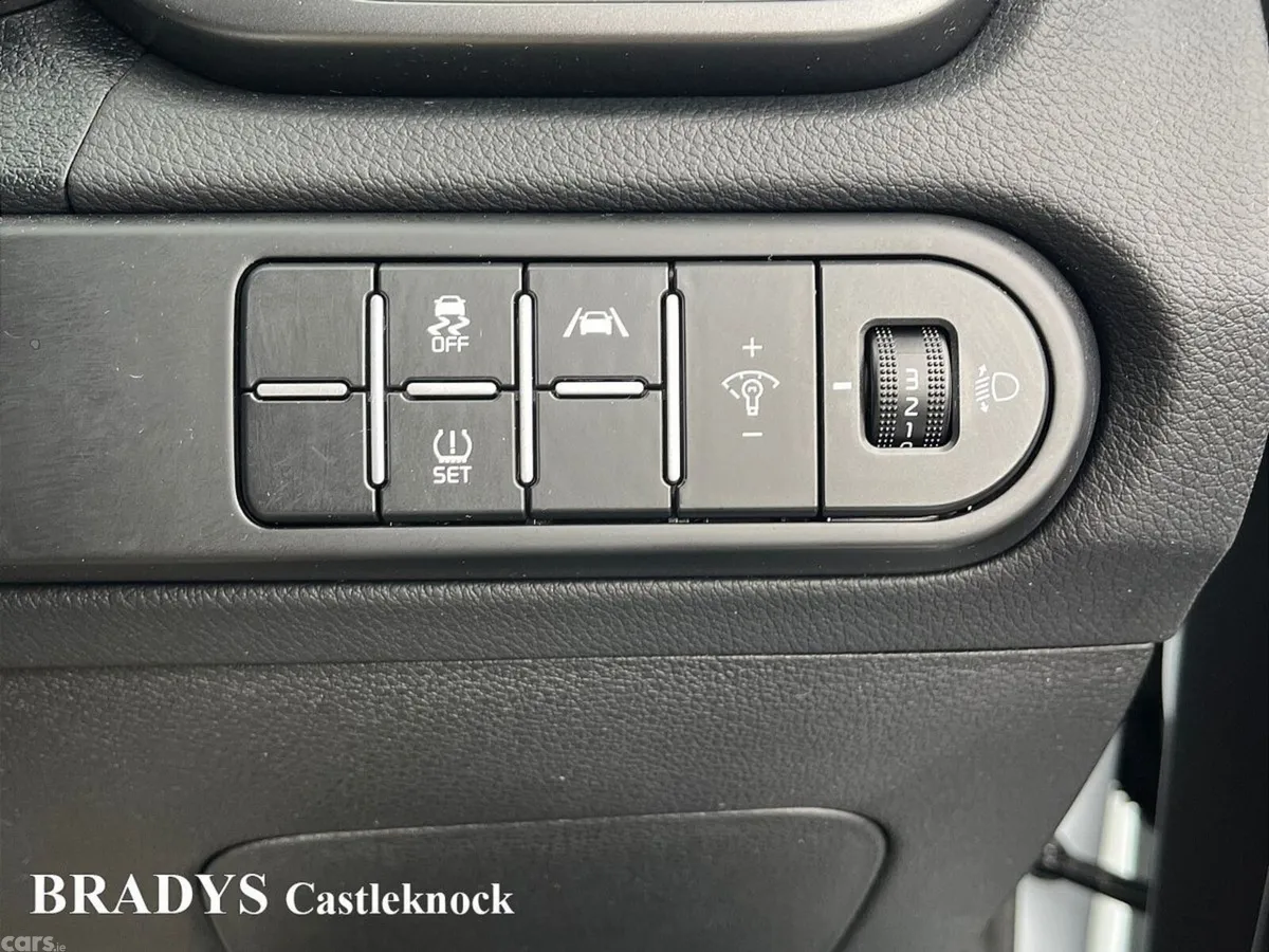 Kia Ceed Hatchback, Diesel, 2023, White