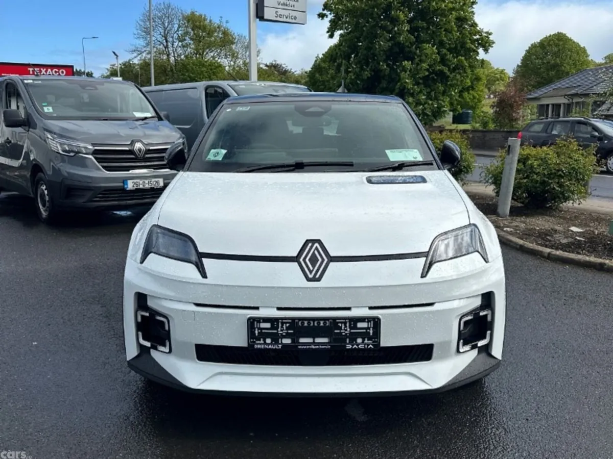 Renault 5 Hatchback, Electric, 2027, White
