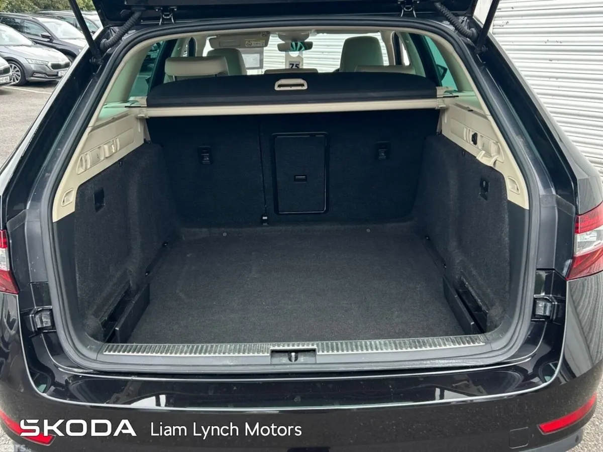 Skoda Superb Estate, Diesel, 2019, Black