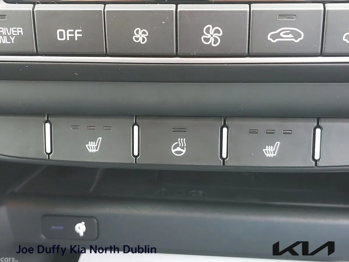 Kia XCeed Hatchback, Petrol Plug-in Hybrid, 2024, White
