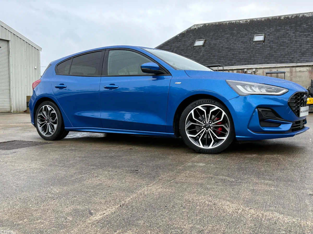 Ford Focus Hatchback, Petrol, 2024, Blue