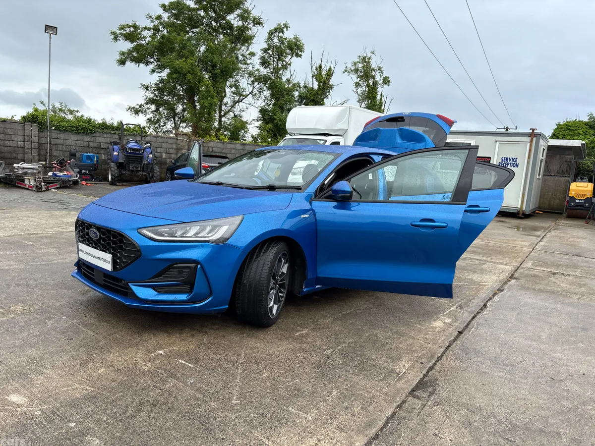 Ford Focus Hatchback, Petrol, 2024, Blue