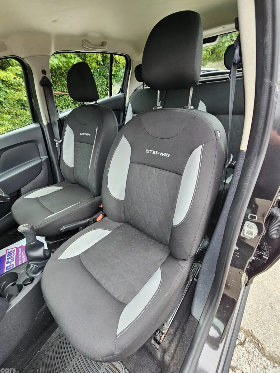 Dacia Sandero Stepway Hatchback, Diesel, 2015, Black