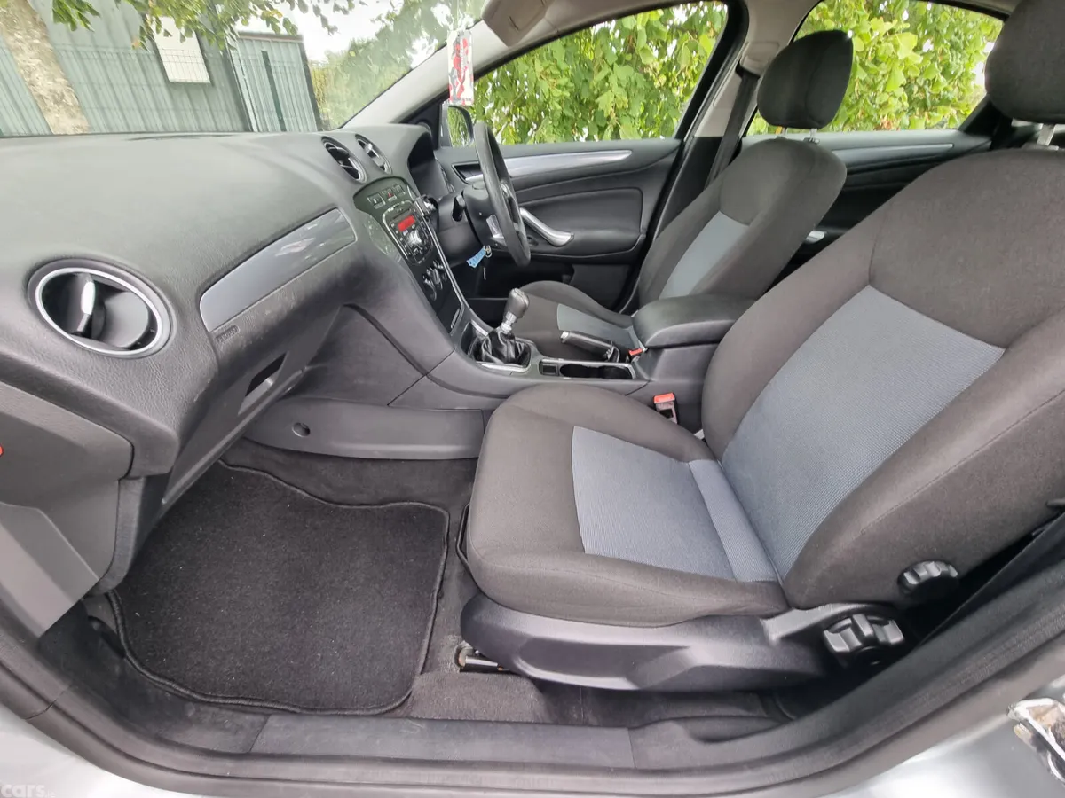 Ford Mondeo Hatchback, Diesel, 2014, Grey