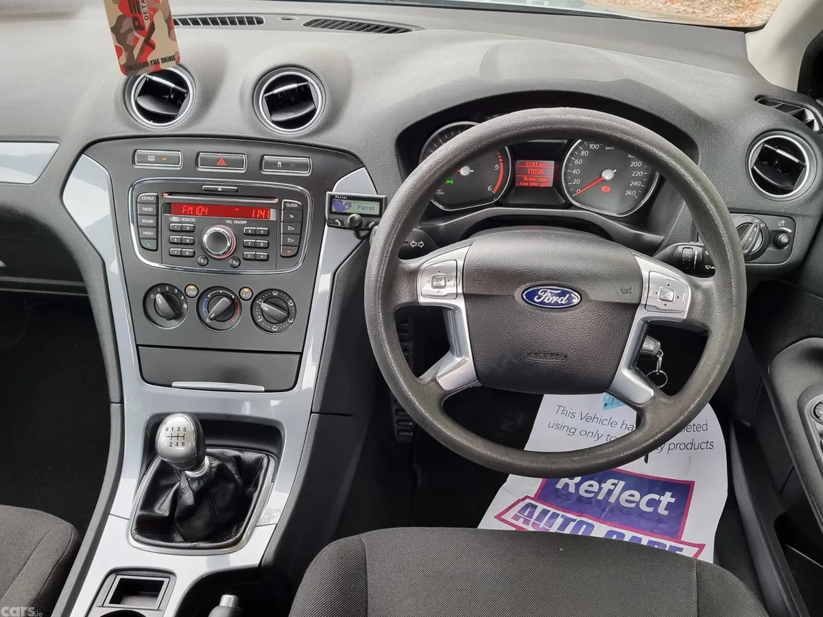 Ford Mondeo Hatchback, Diesel, 2014, Grey