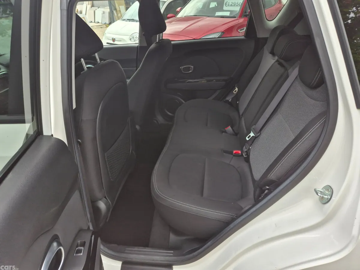 Kia Soul Hatchback, Diesel, 2017, White