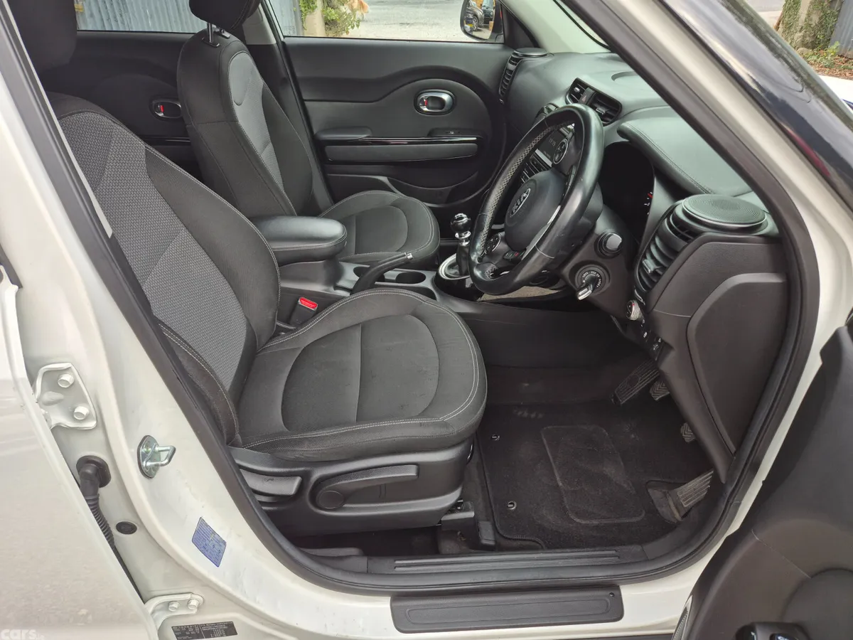 Kia Soul Hatchback, Diesel, 2017, White