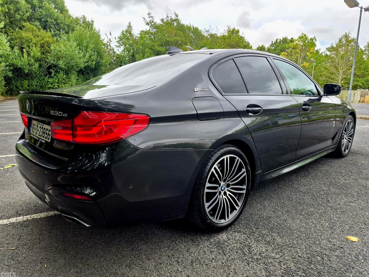BMW 5-Series Saloon, Petrol Plug-in Hybrid, 2018, Grey