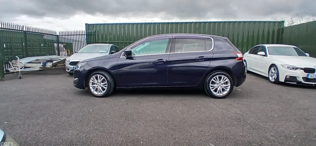 Peugeot 308 Hatchback, Petrol, 2016, Navy