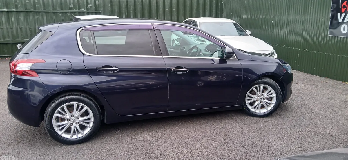 Peugeot 308 Hatchback, Petrol, 2016, Navy