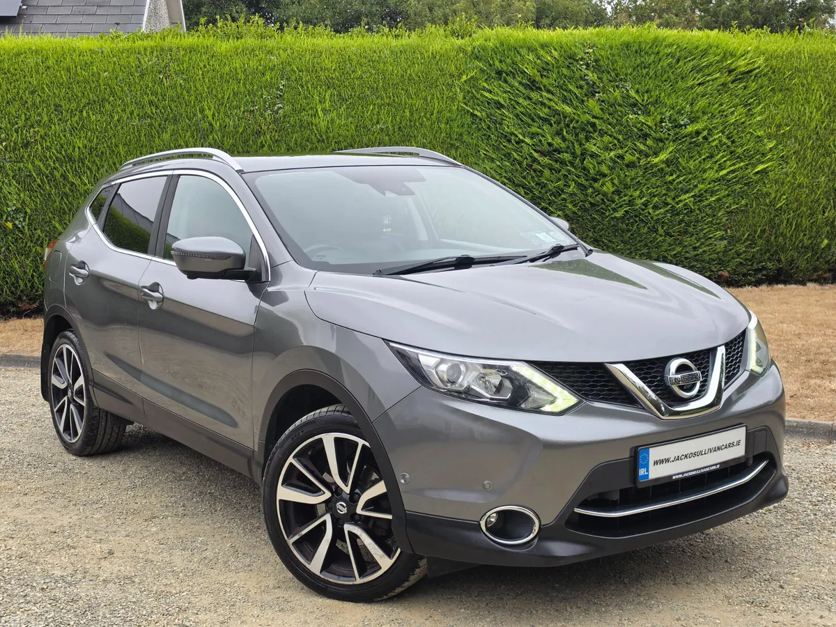 Nissan Qashqai SUV, Diesel, 2017, Grey