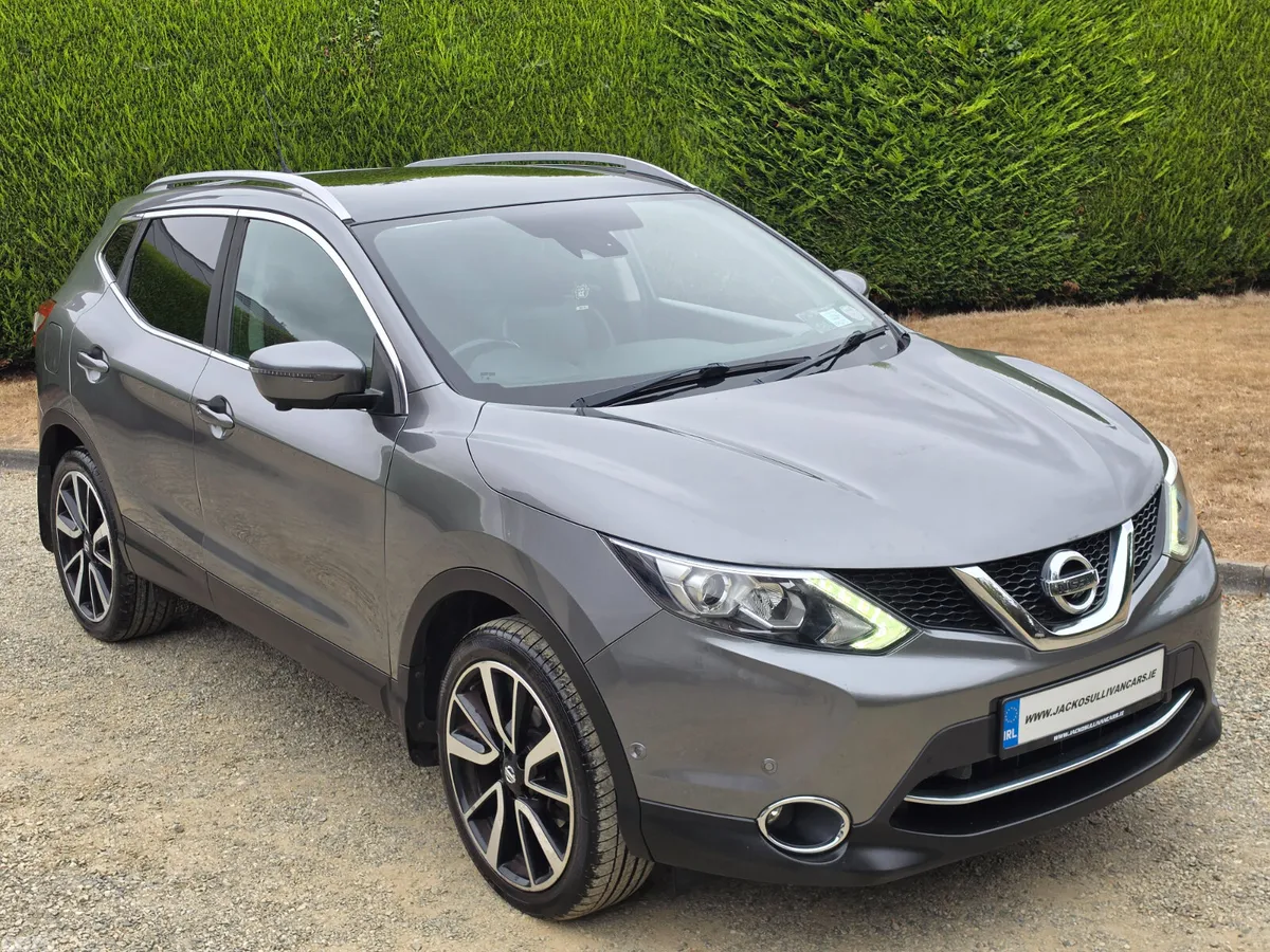 Nissan Qashqai SUV, Diesel, 2017, Grey