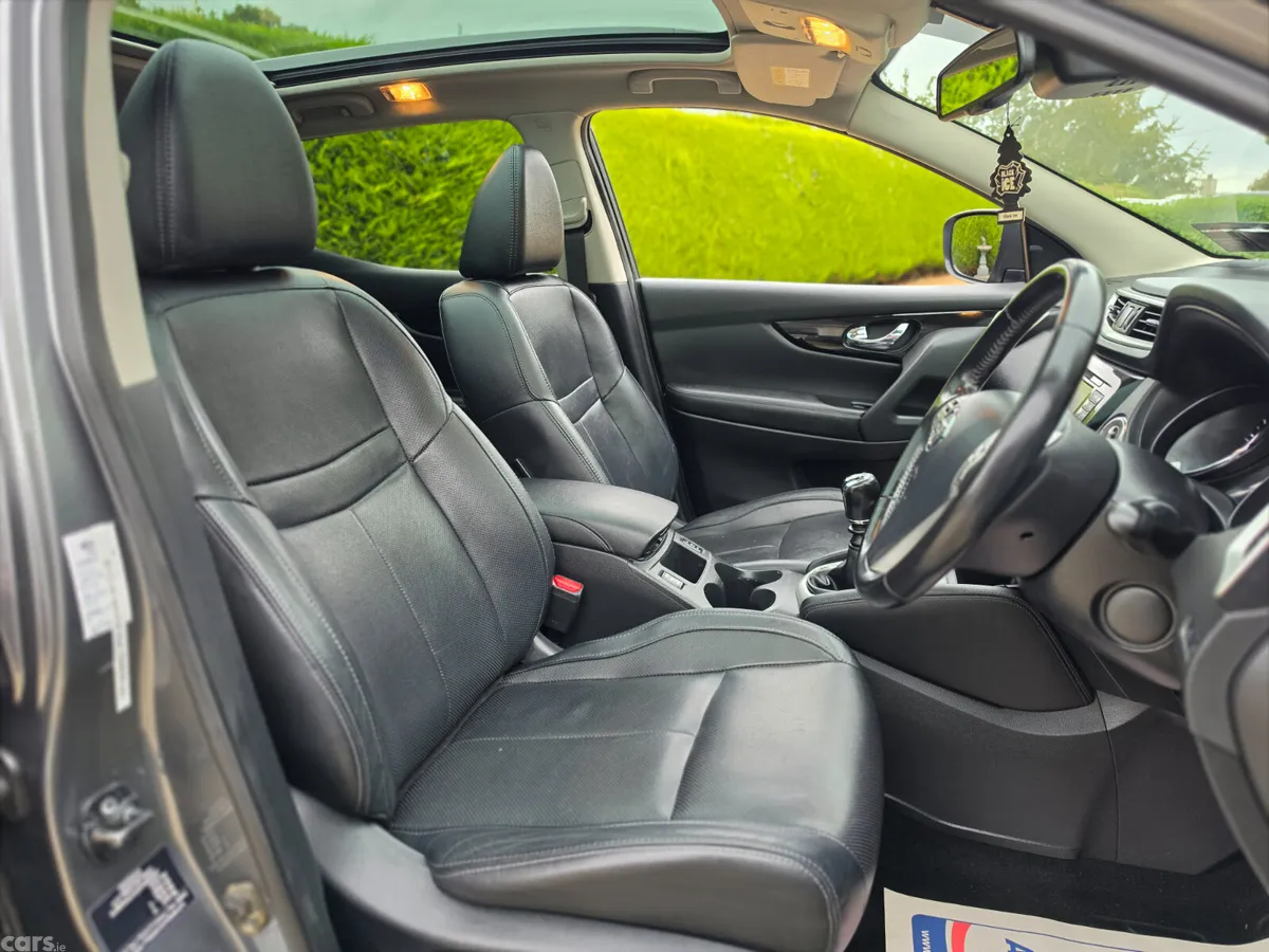 Nissan Qashqai SUV, Diesel, 2017, Grey