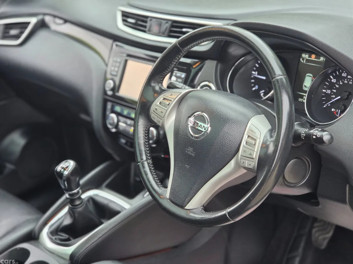 Nissan Qashqai SUV, Diesel, 2017, Grey