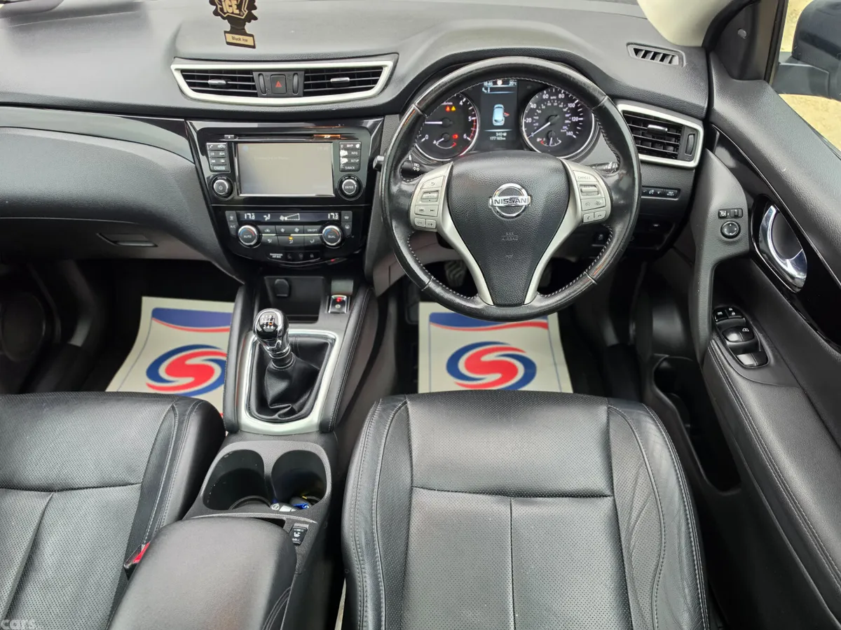 Nissan Qashqai SUV, Diesel, 2017, Grey