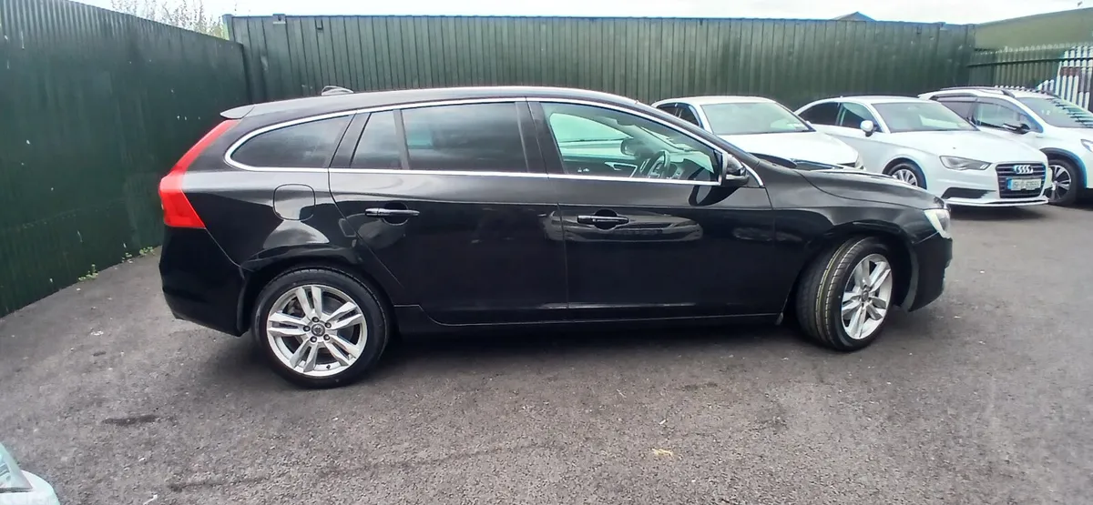 Volvo V60 Estate, Diesel, 2016, Black
