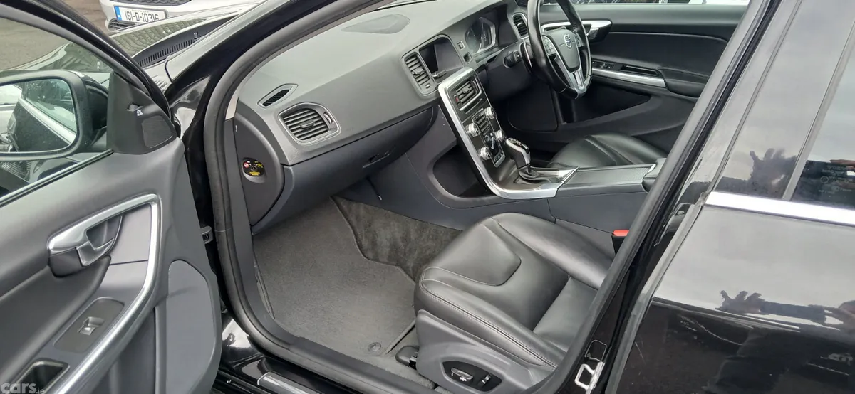 Volvo V60 Estate, Diesel, 2016, Black