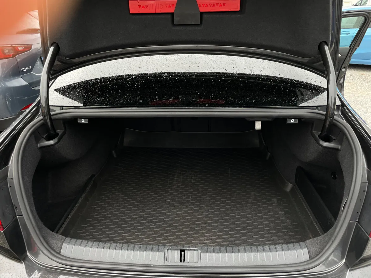Volkswagen Passat Saloon, Petrol, 2018, Grey