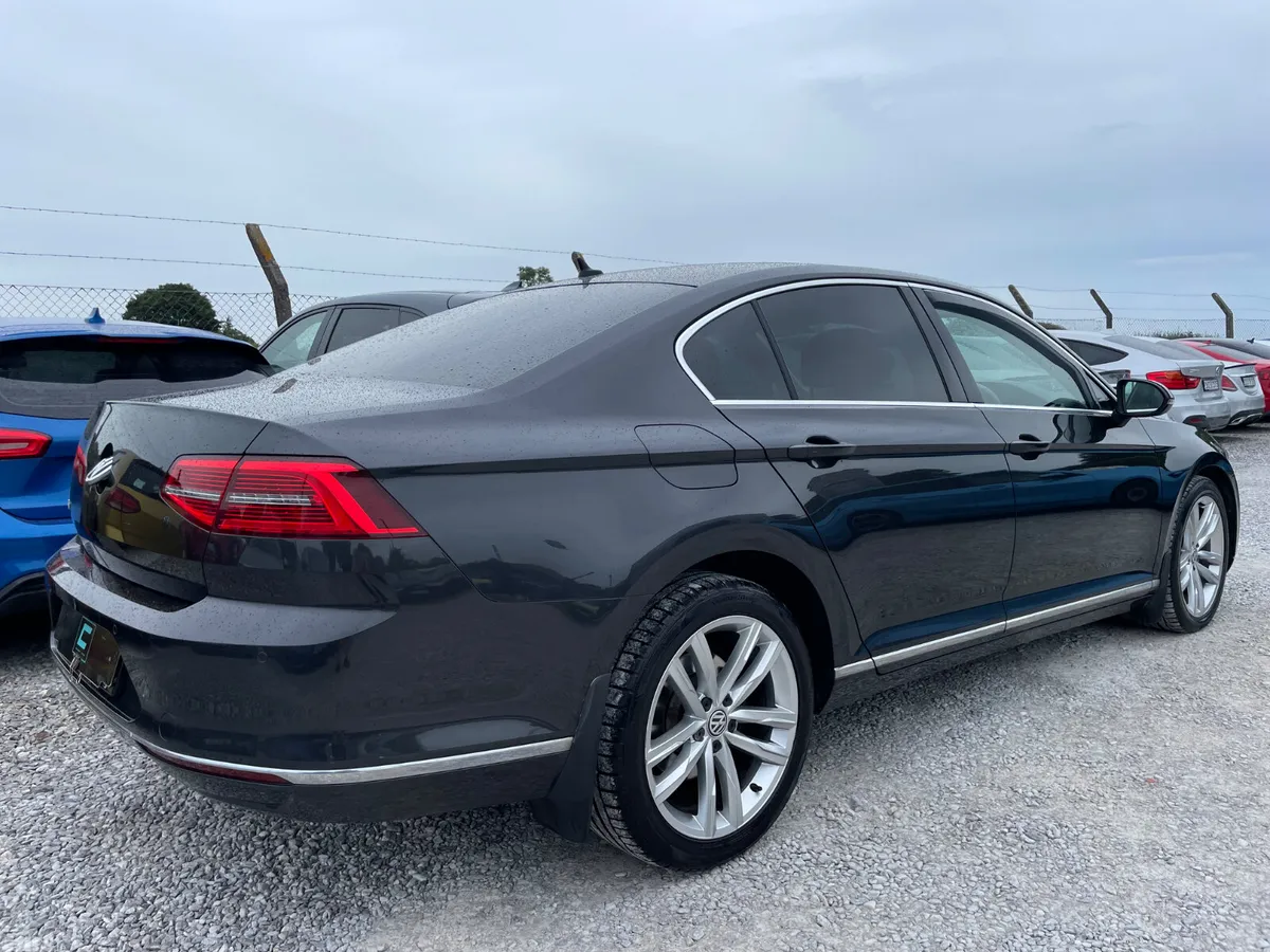 Volkswagen Passat Saloon, Petrol, 2018, Grey