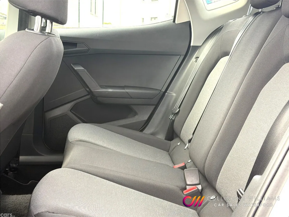 SEAT Arona Hatchback, Petrol, 2019, White