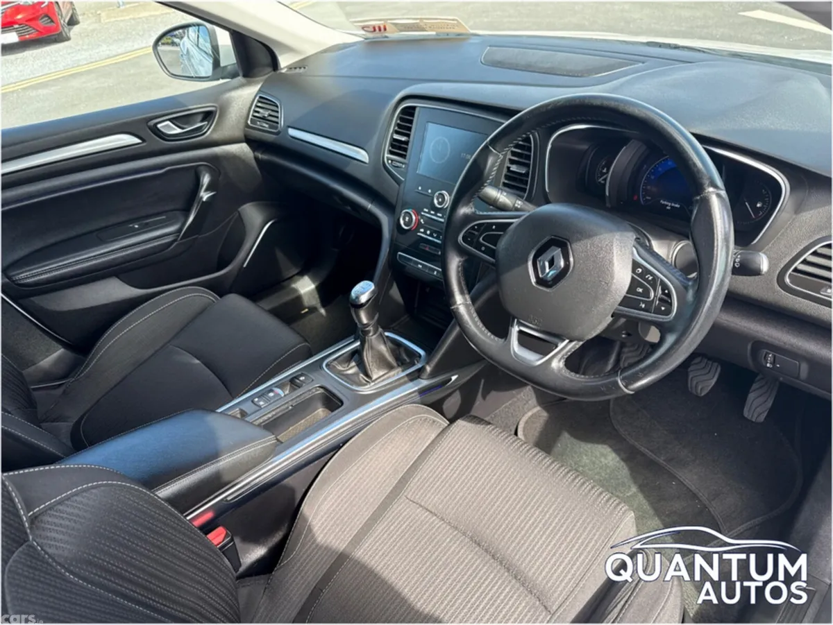 Renault Megane Hatchback, Diesel, 2019, White