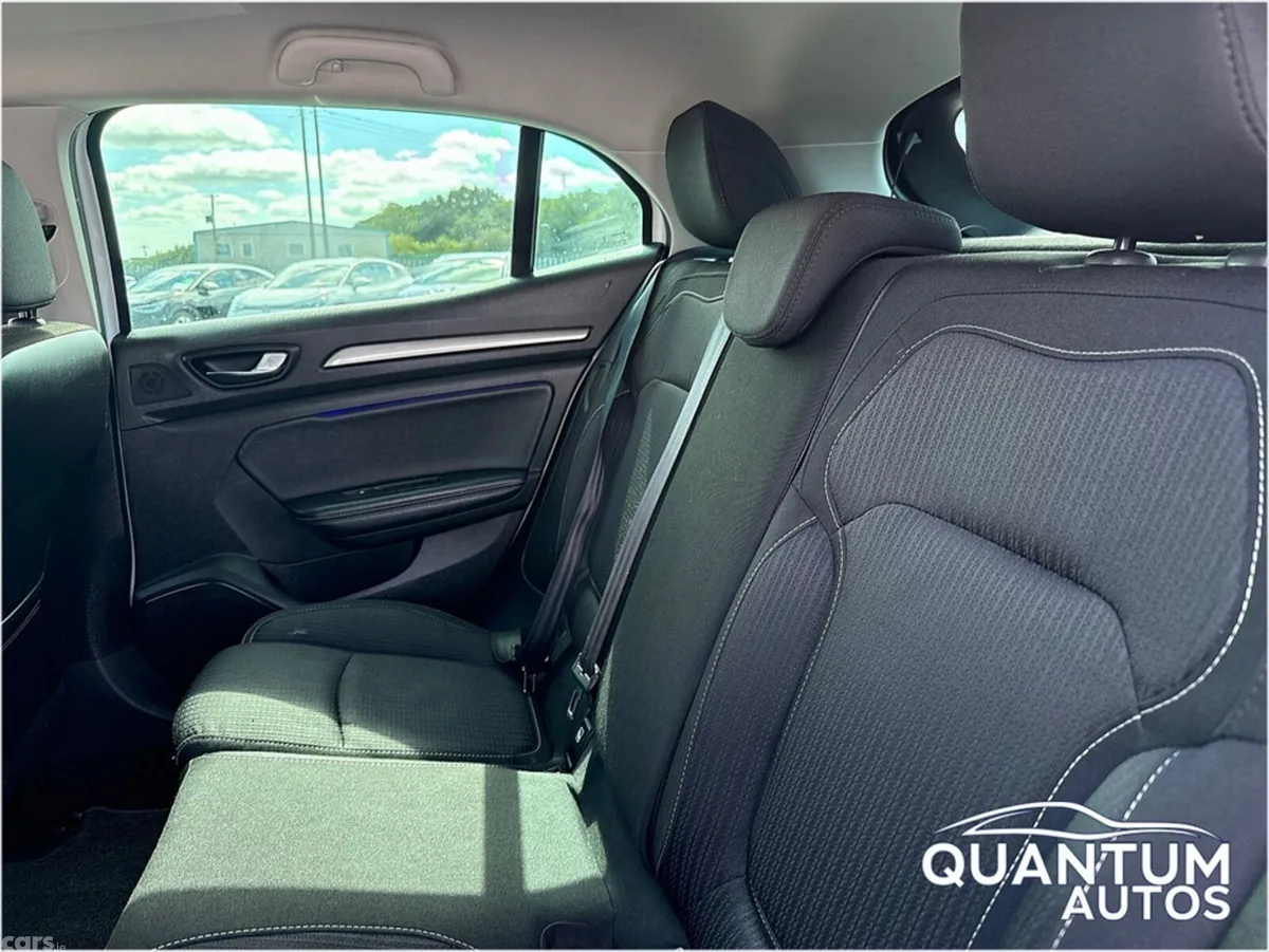 Renault Megane Hatchback, Diesel, 2019, White