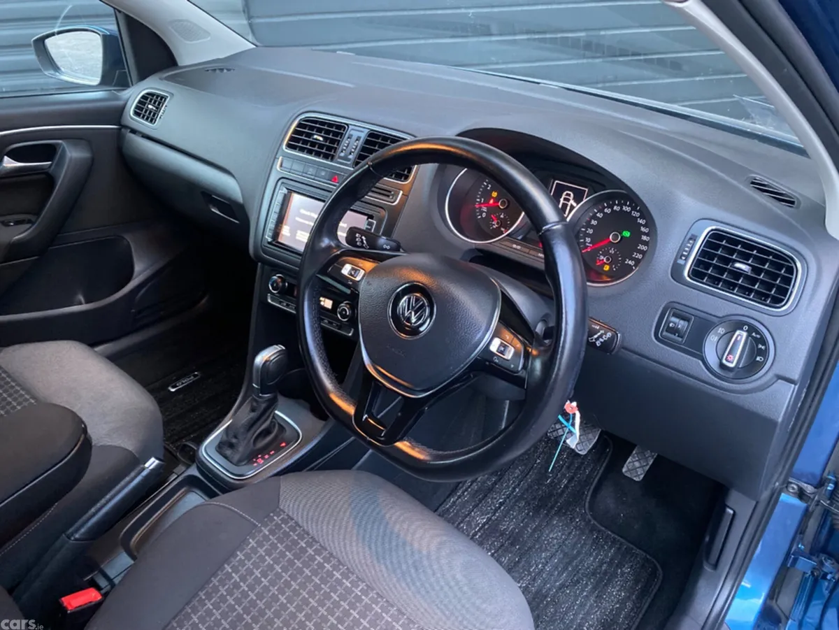 Volkswagen Polo Hatchback, Petrol, 2016, Blue