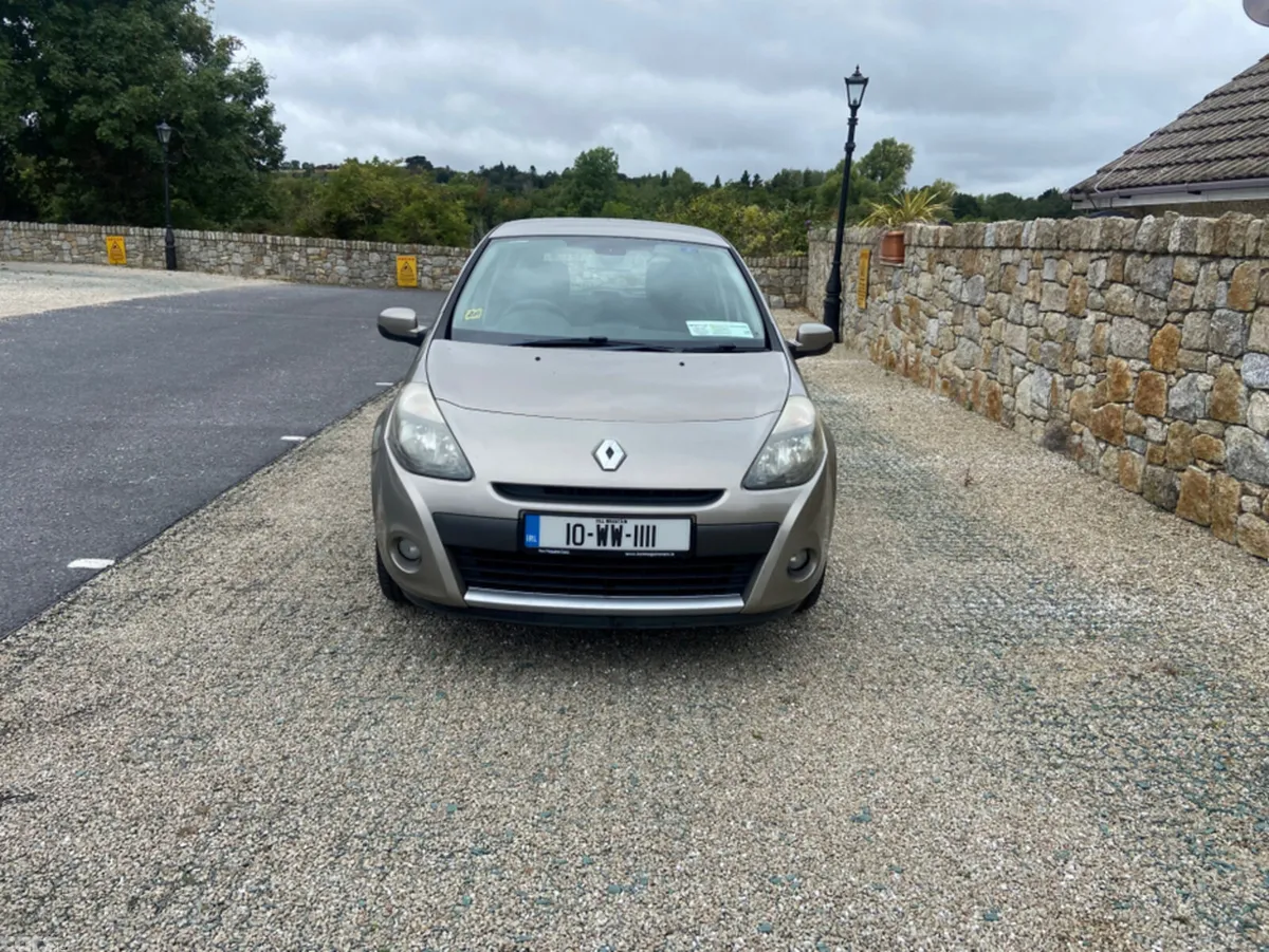 Renault Clio Hatchback, Unknown, 2010, Gold