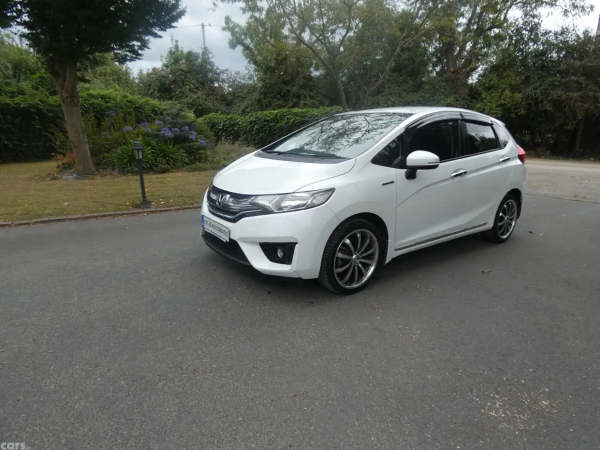 Honda Fit Hatchback, Petrol Hybrid, 2015, White