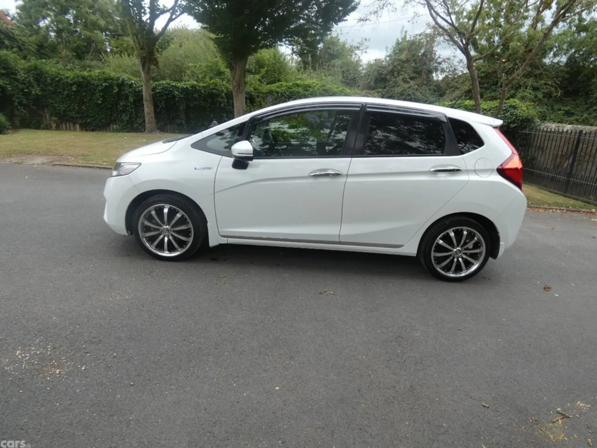 Honda Fit Hatchback, Petrol Hybrid, 2015, White