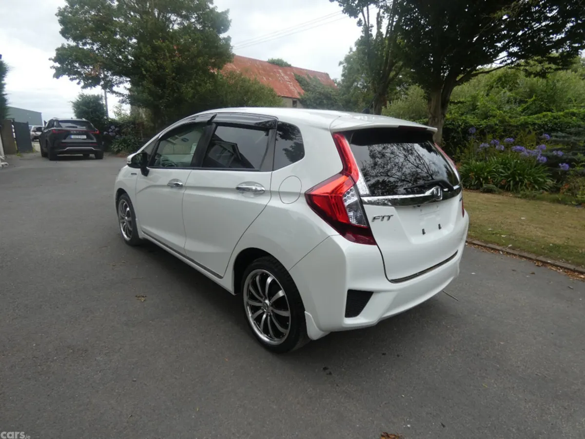Honda Fit Hatchback, Petrol Hybrid, 2015, White