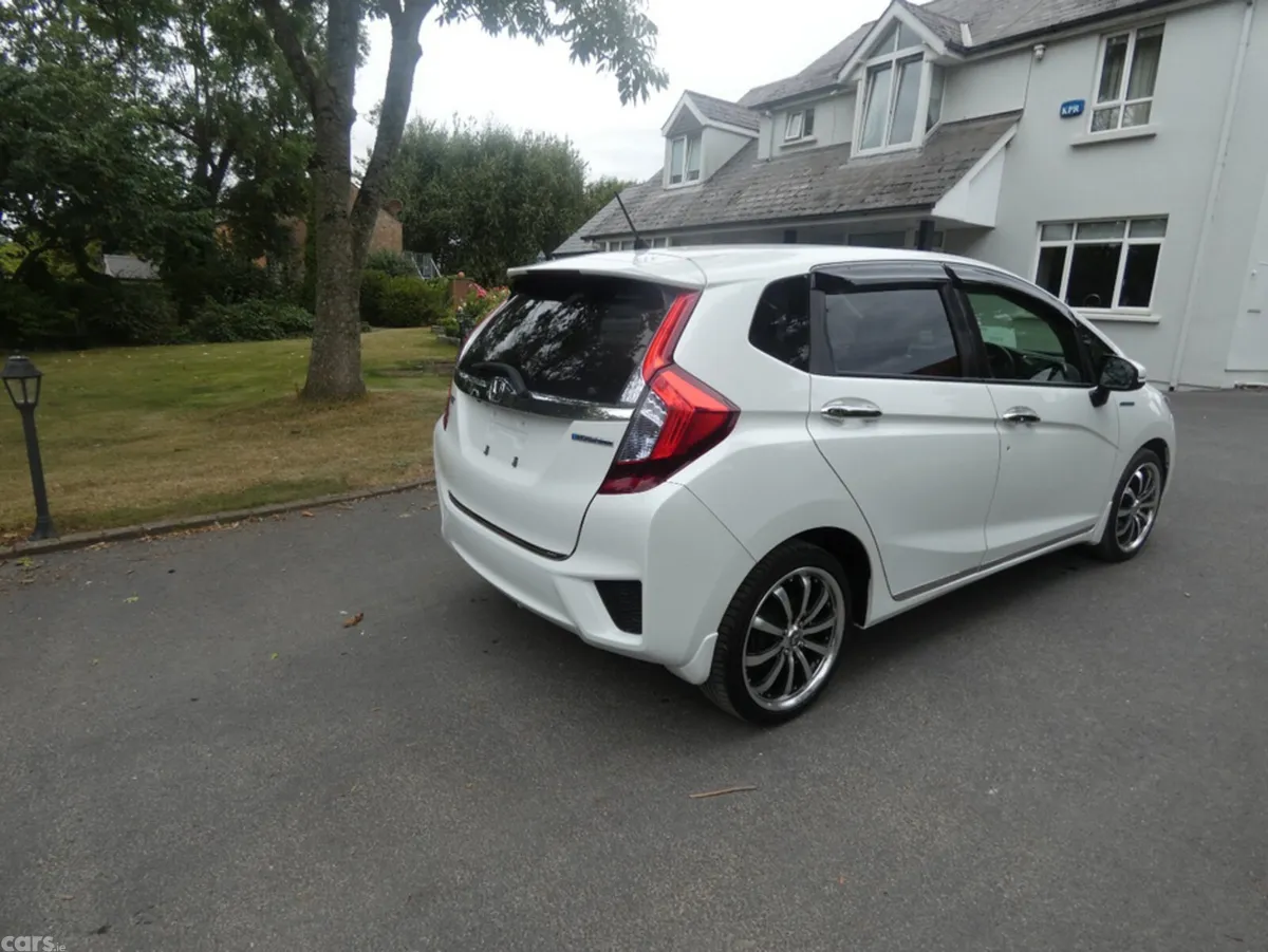 Honda Fit Hatchback, Petrol Hybrid, 2015, White