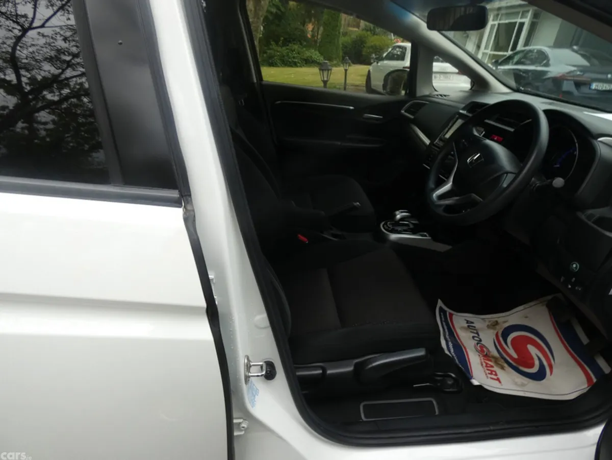 Honda Fit Hatchback, Petrol Hybrid, 2015, White