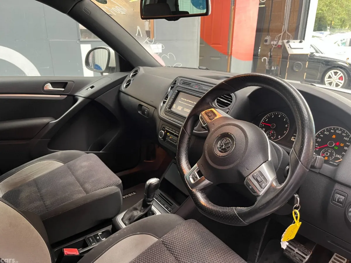 Volkswagen Tiguan SUV, Petrol, 2013, White