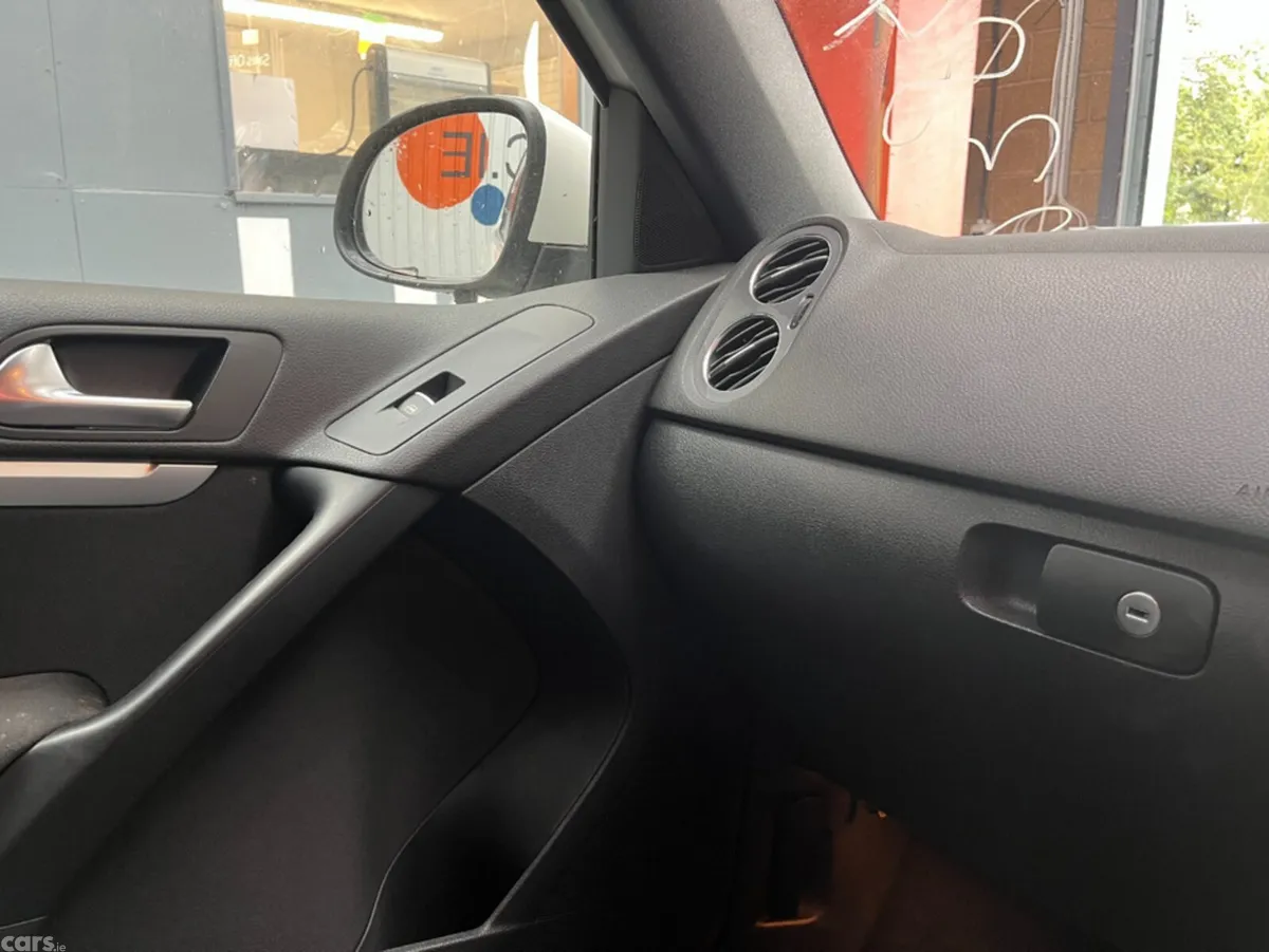 Volkswagen Tiguan SUV, Petrol, 2013, White