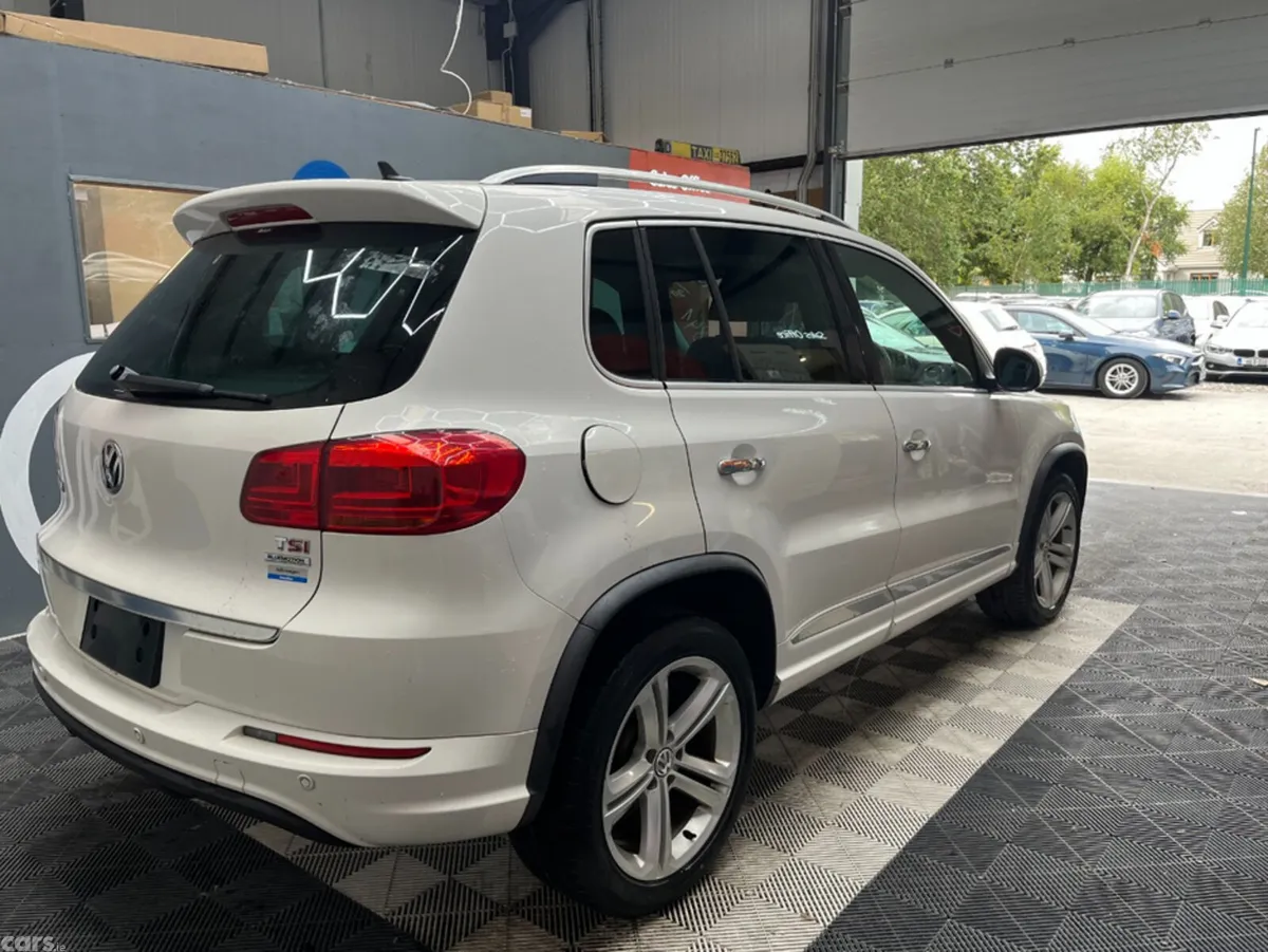 Volkswagen Tiguan SUV, Petrol, 2013, White
