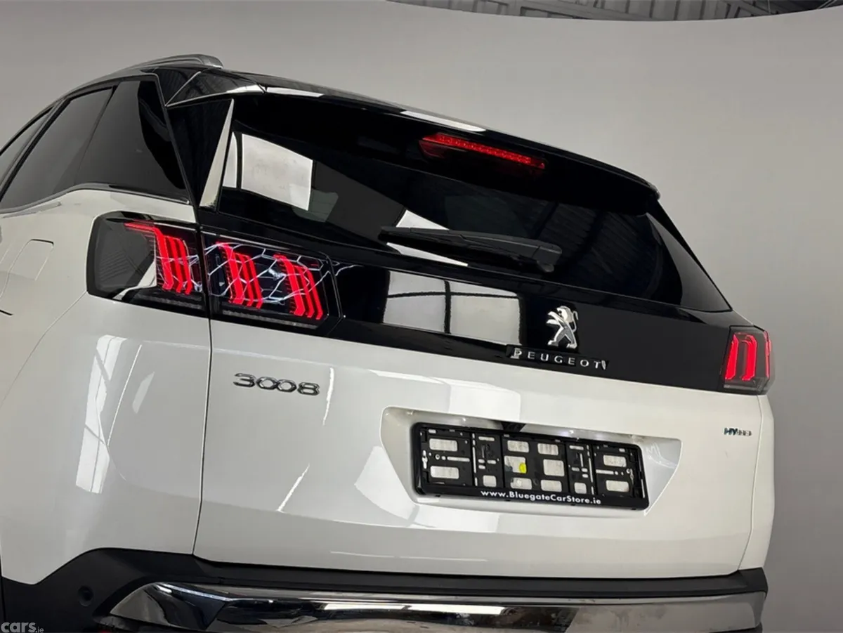 Peugeot 3008 Hatchback, Petrol Plug-in Hybrid, 2024, White