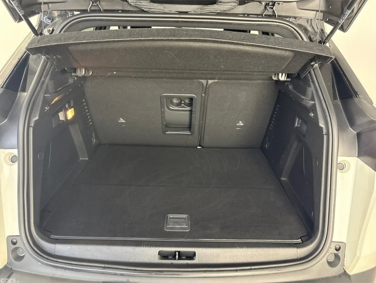 Peugeot 3008 Hatchback, Petrol Plug-in Hybrid, 2024, White